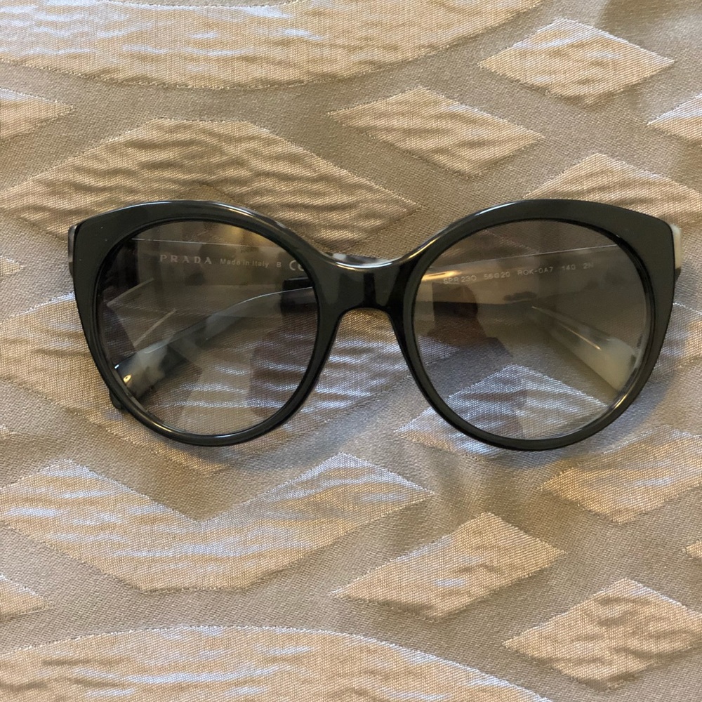 Authentic Prada Black & Tortoise frame w/case-OBO